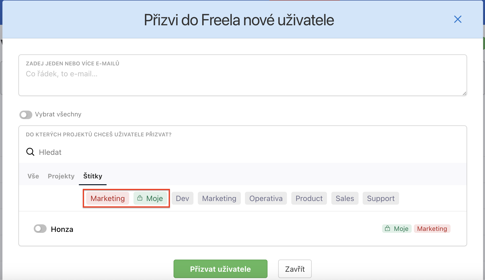 Filtrování pomocí štítků projektu při přizvání uživatele.